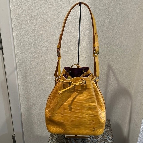 Louis Vuitton LV Shoulder Bag Petite Noe Yellow Epi - Picture 1 of 8
